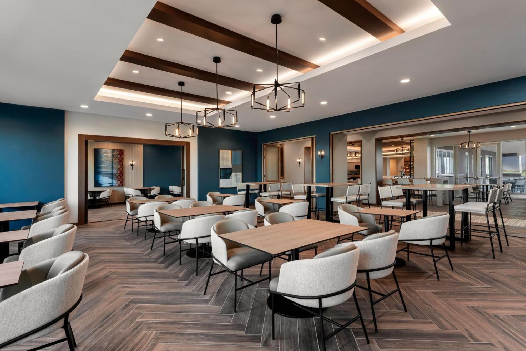 Hotel Springhill By Marriott Eastlake 3*