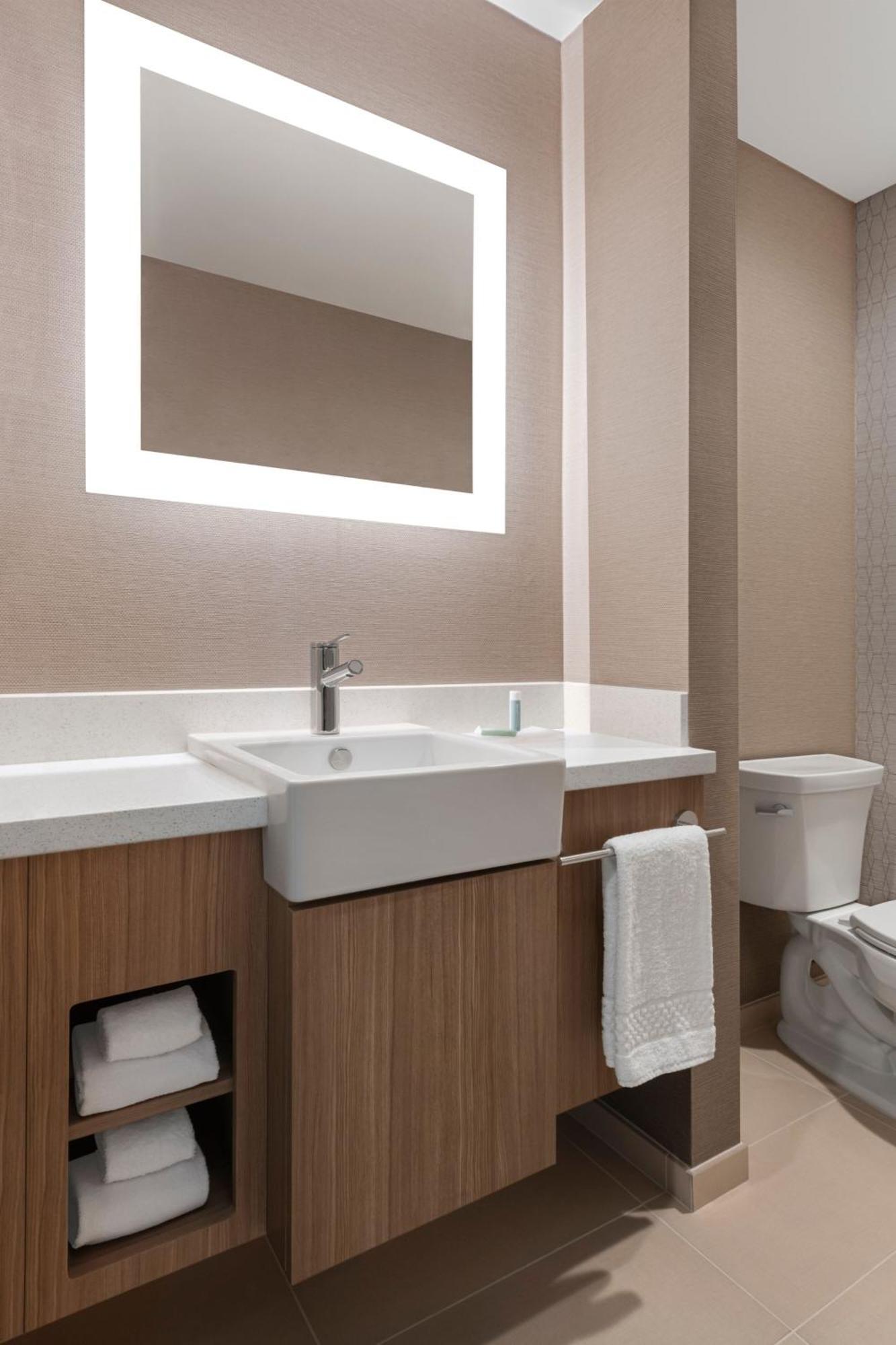 Springhill By Marriott Eastlake